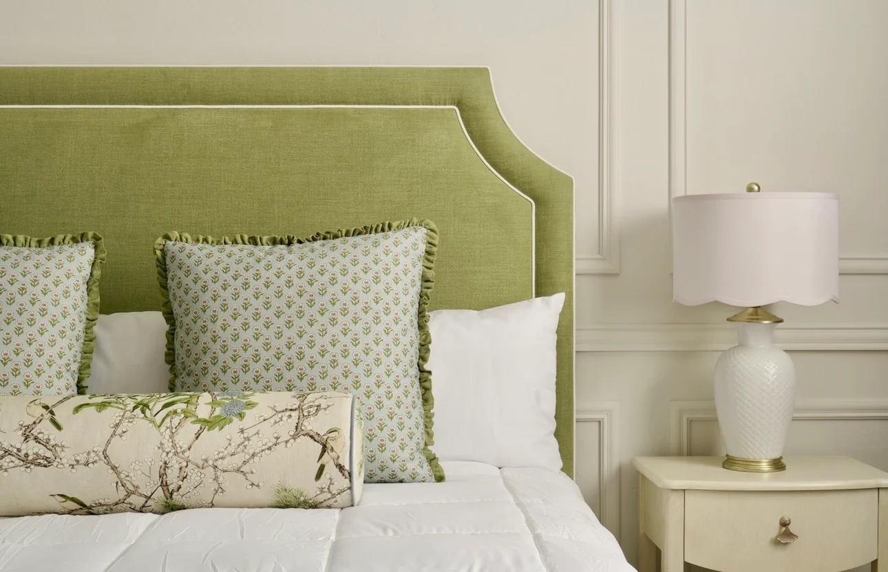 65”H King Upholstered Platform Bed - Scalloped Legs - Pistachio Green Woven Fabric with White Trim - Image 5