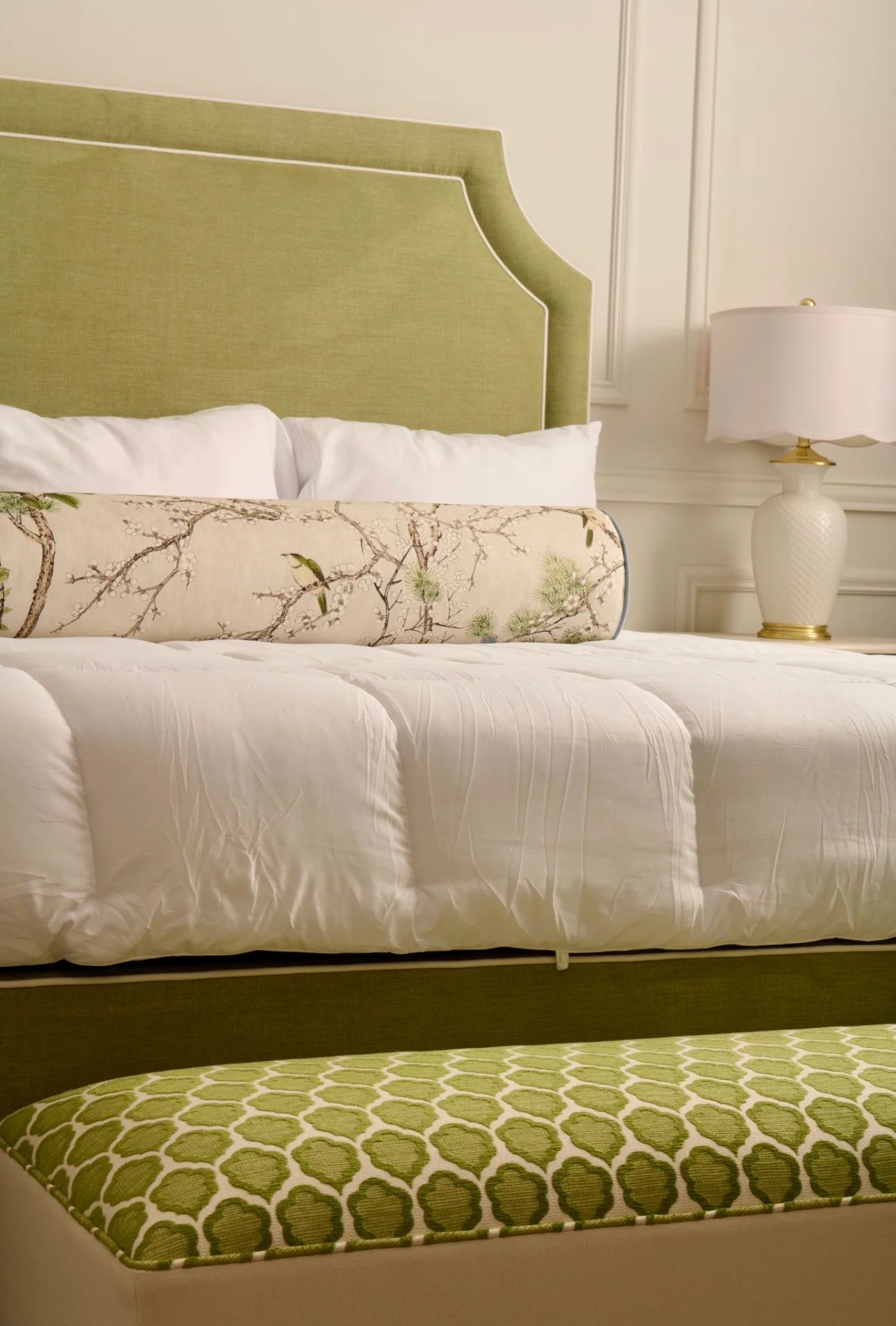 50” L Scalloped End of Bed Bench in Green Thibaut Fabric - Image 4