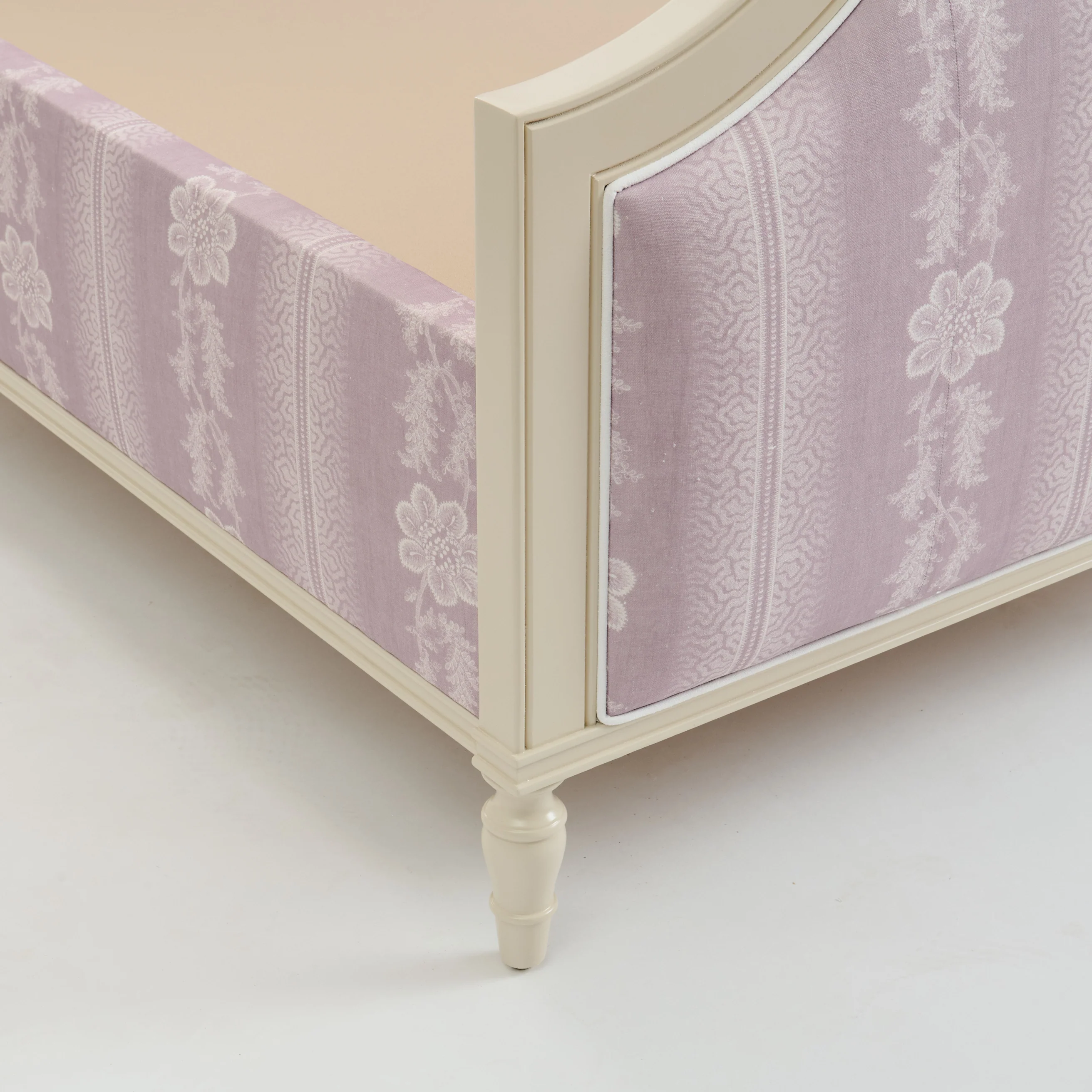 The Arabella King Platform Bed  - Daphne Linen Fabric in Lilac - Image 4