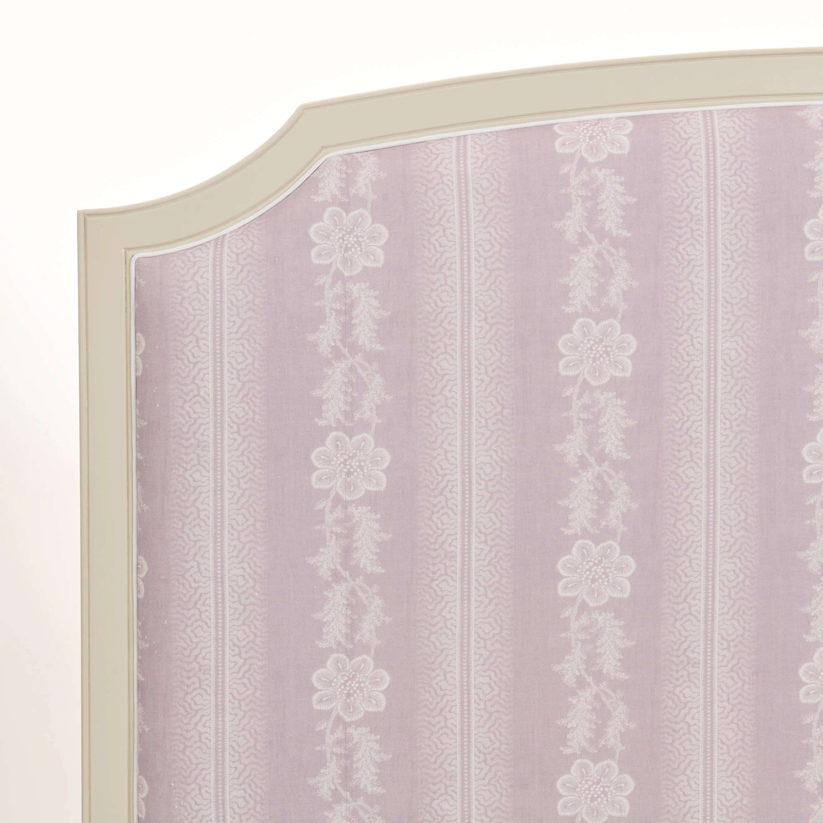 The Arabella King Platform Bed  - Daphne Linen Fabric in Lilac - Image 8