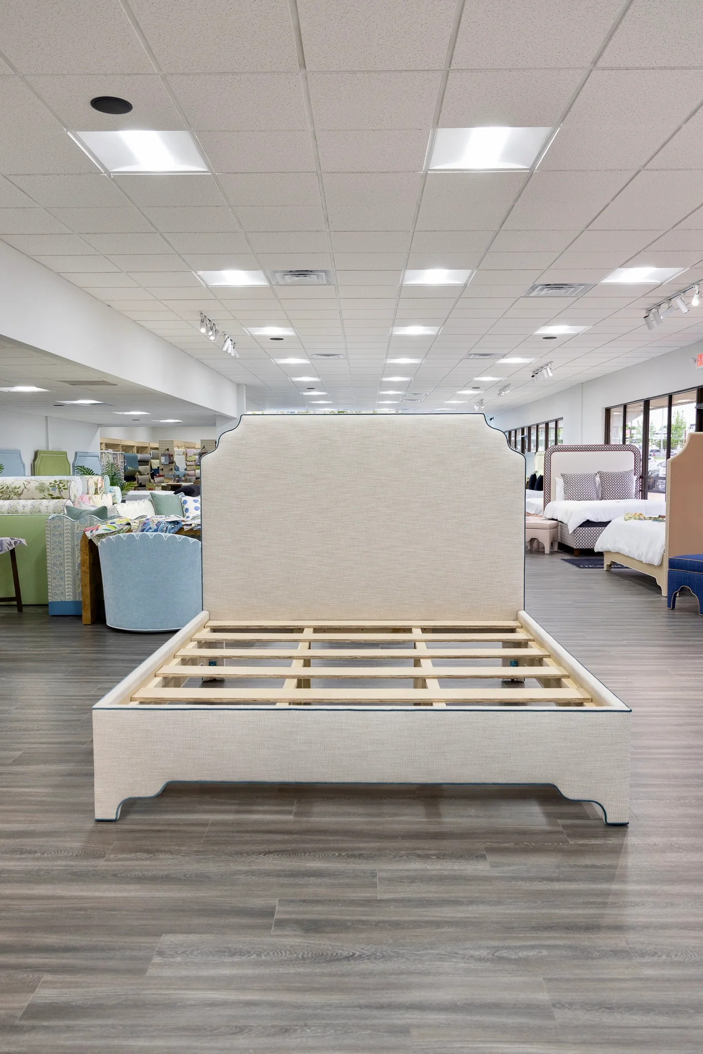 65"H Helena King Platform Bed - Scalloped Legs - Performance Linen Fabric - Dark Teal Trim - Image 3