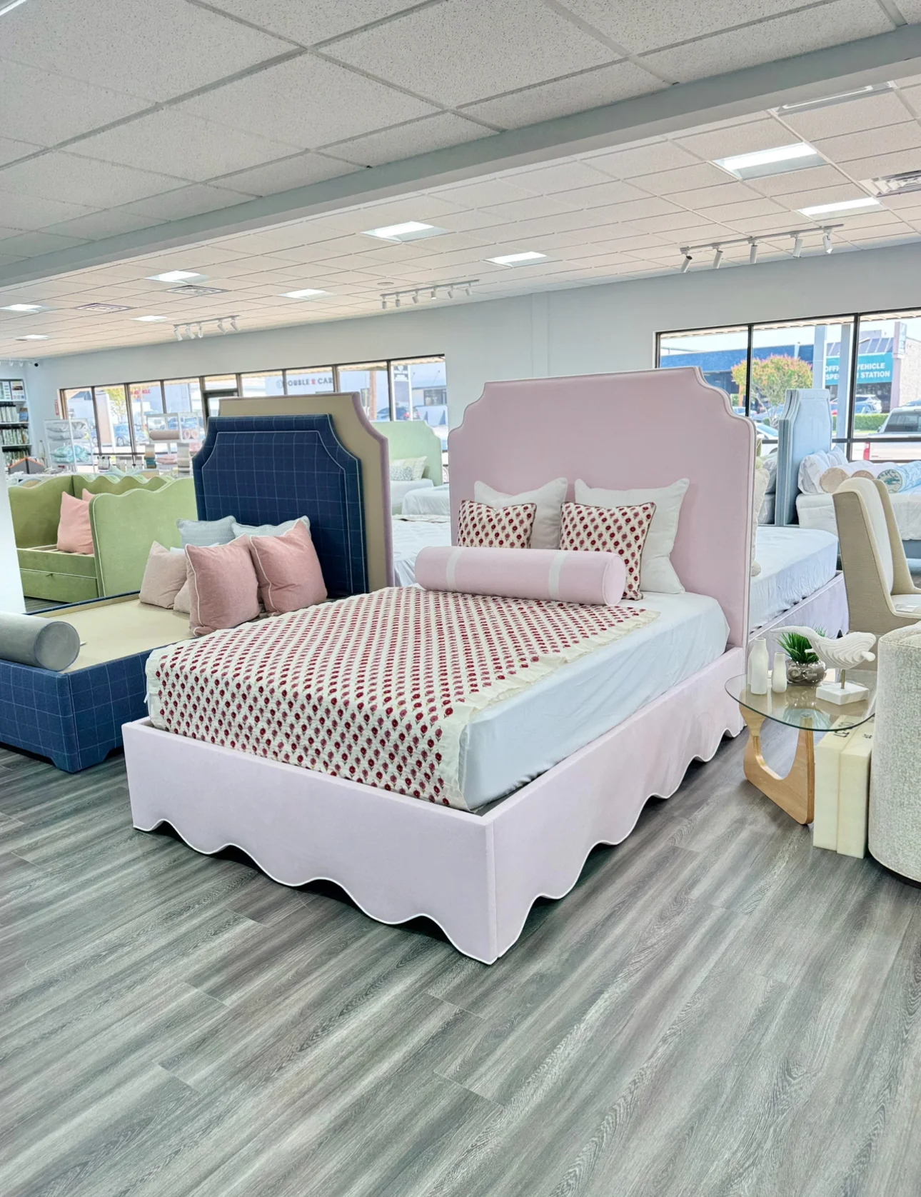65" H Queen Upholstered Platform Bed - Scalloped Base - Powder Pink Woven Fabric with White Trim - Image 5