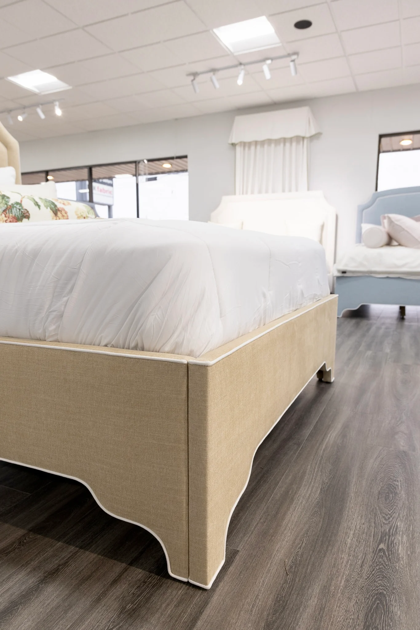65”H Queen Upholstered Platform Bed - Sand Chenille Fabric with White Trim - Image 6