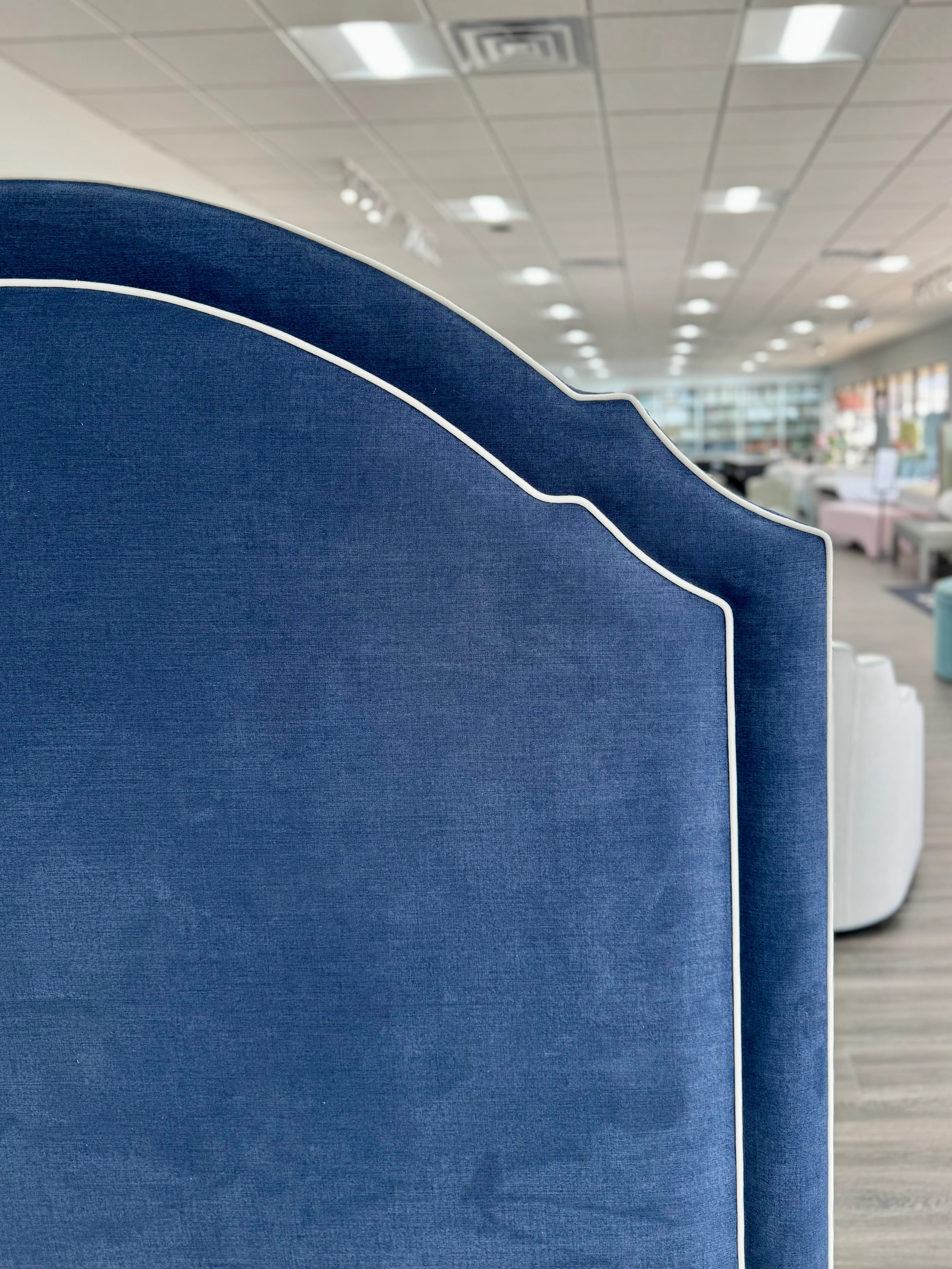 65"H Queen Upholstered Platform Bed - Scalloped Legs - Navy Woven Fabric with White Trim - Image 10