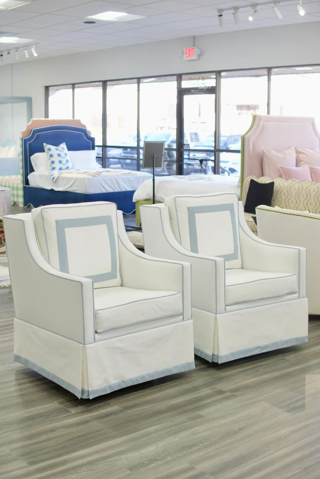 Custom Swivel Glider Chair – White Linen with Sky Blue Trim - Image 9