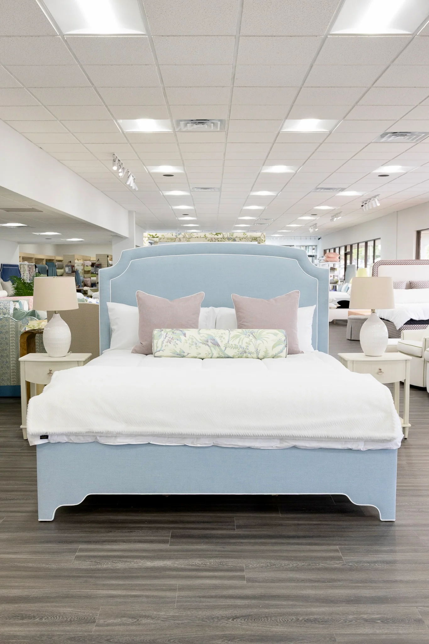 Aliana King Platform Bed - Scalloped Legs - Sky Blue Woven Fabric with White Trim - Image 2