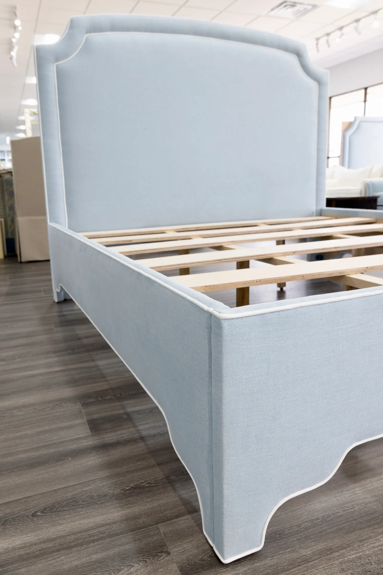 Aliana King Platform Bed - Scalloped Legs - Sky Blue Woven Fabric with White Trim - Image 5