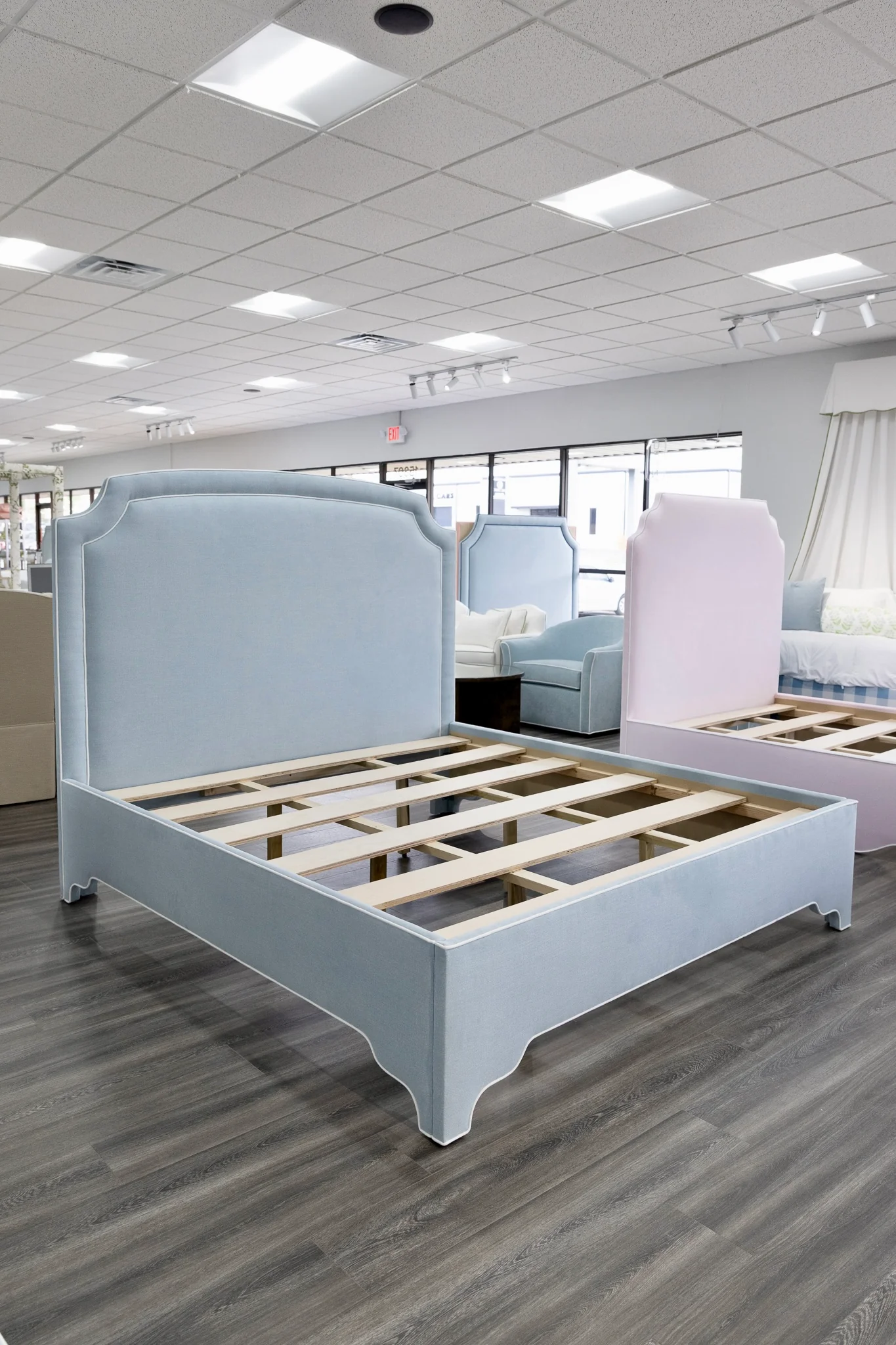 Aliana King Platform Bed - Scalloped Legs - Sky Blue Woven Fabric with White Trim - Image 9