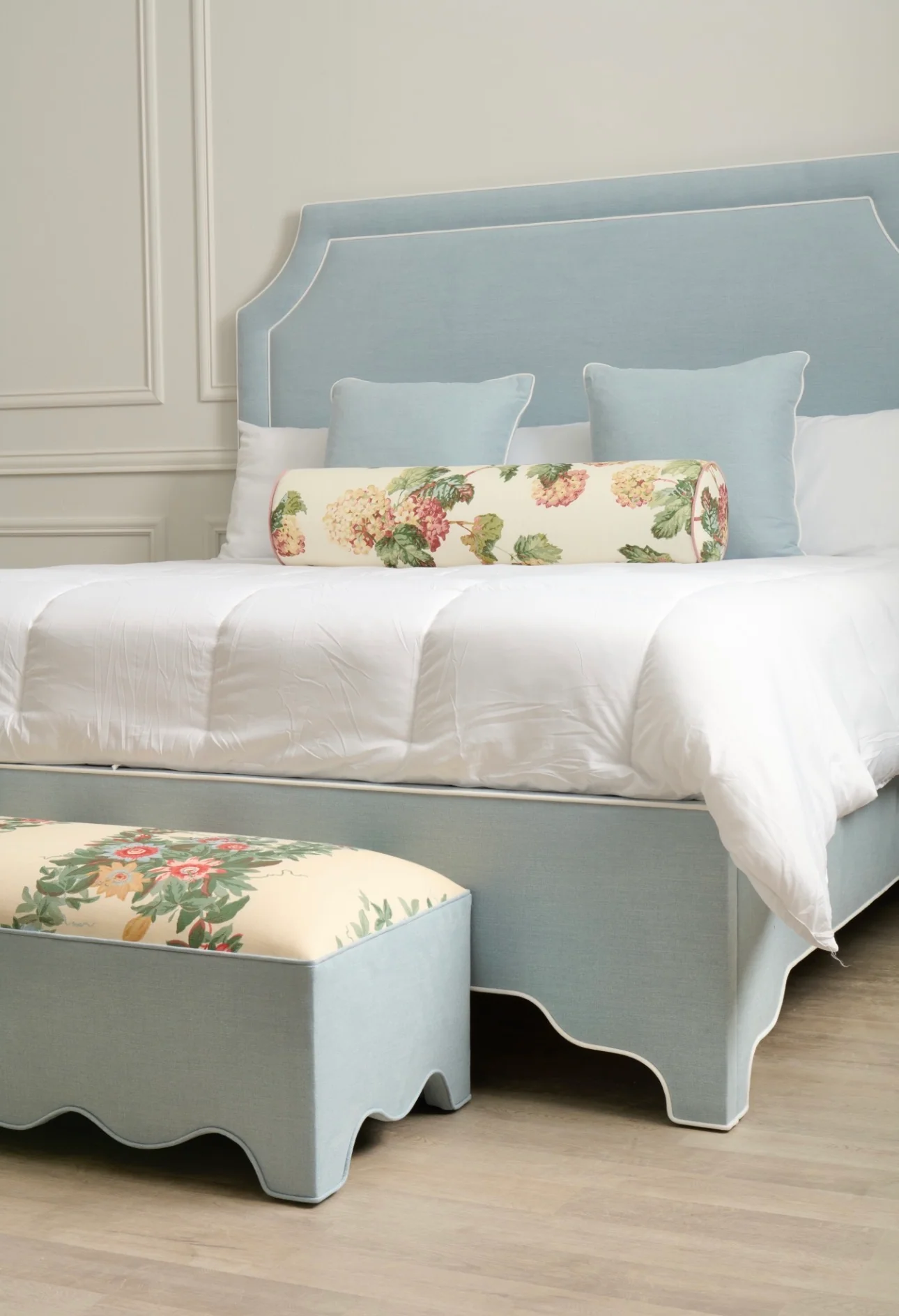 50” L Scalloped End of Bed Bench in Sky Blue Woven Fabric - White Trim - Image 3