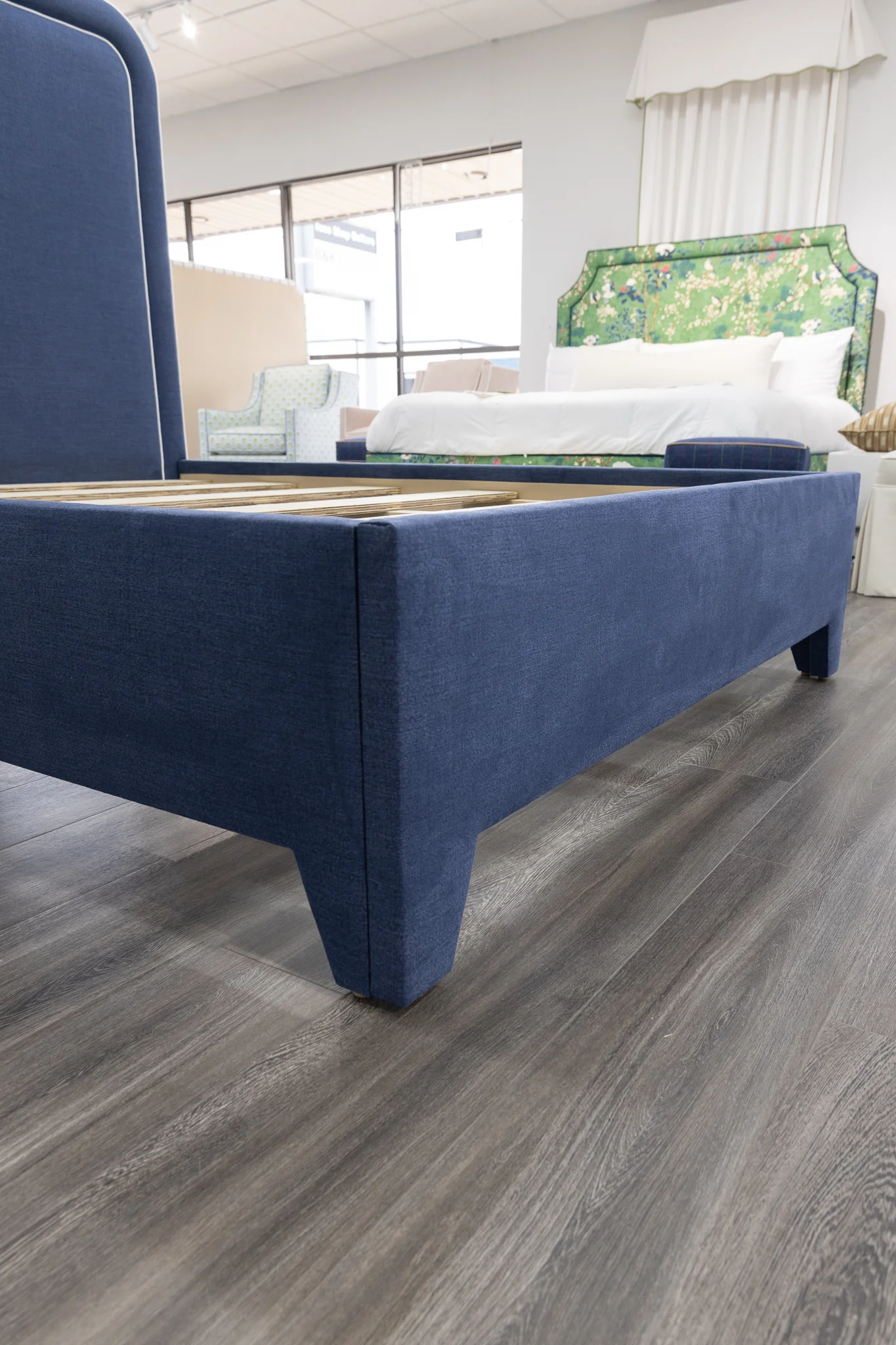 The Lorraine Queen Platform Bed in Navy Woven Fabric - White Trim - Image 9