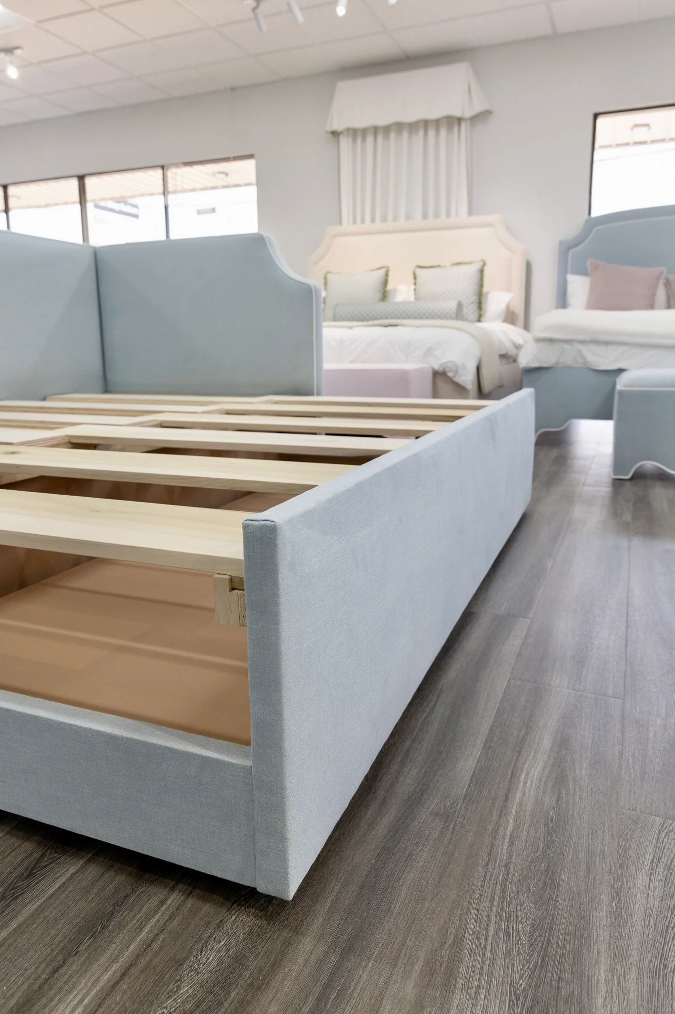 Twin to king Upholstered Trundle Daybed in Sky Blue Woven fabric - White Trim - Image 4