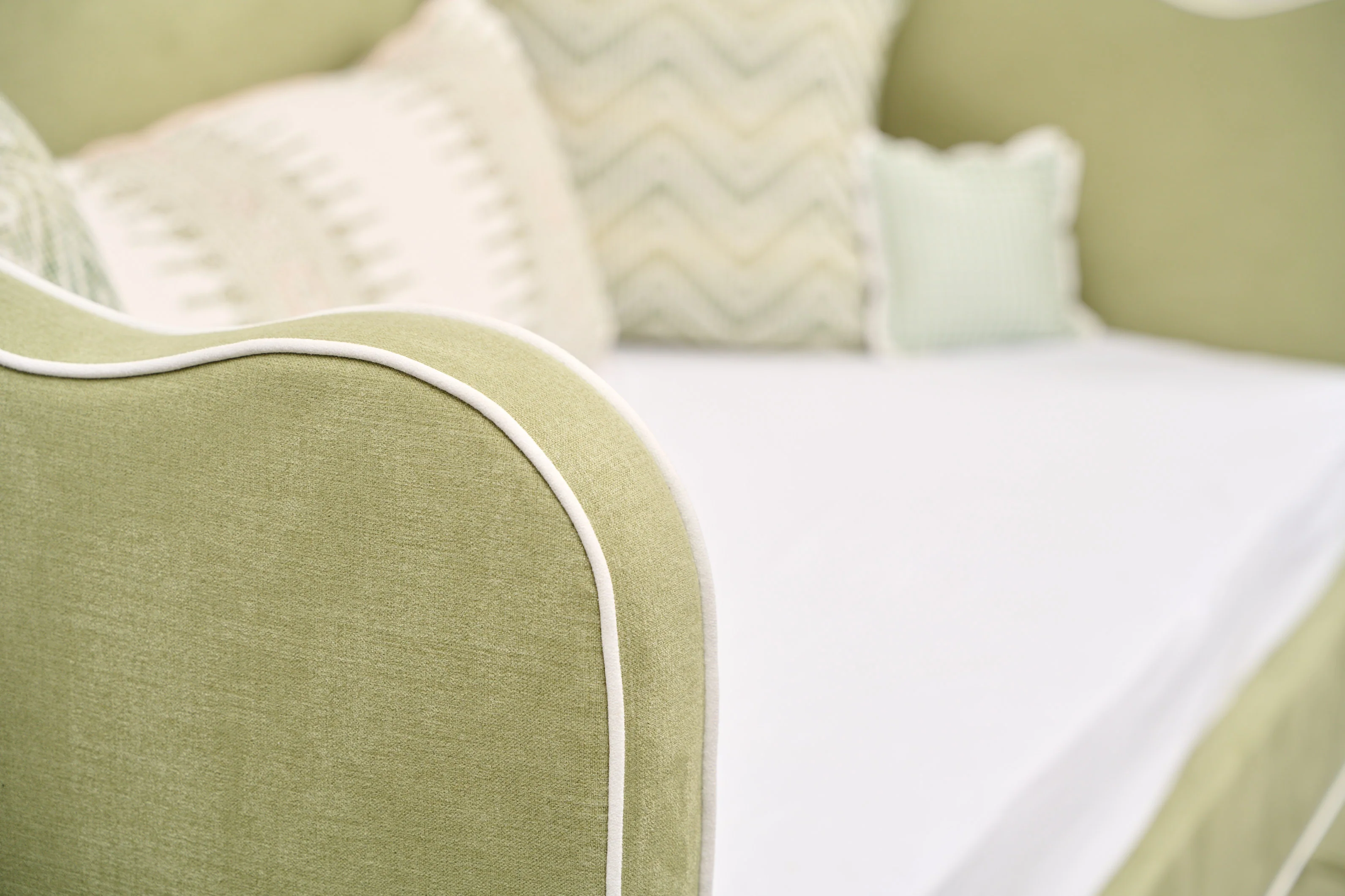 Twin Trundle Daybed - Scalloped - Pistachio Green Woven Fabric with White Trim - Image 4