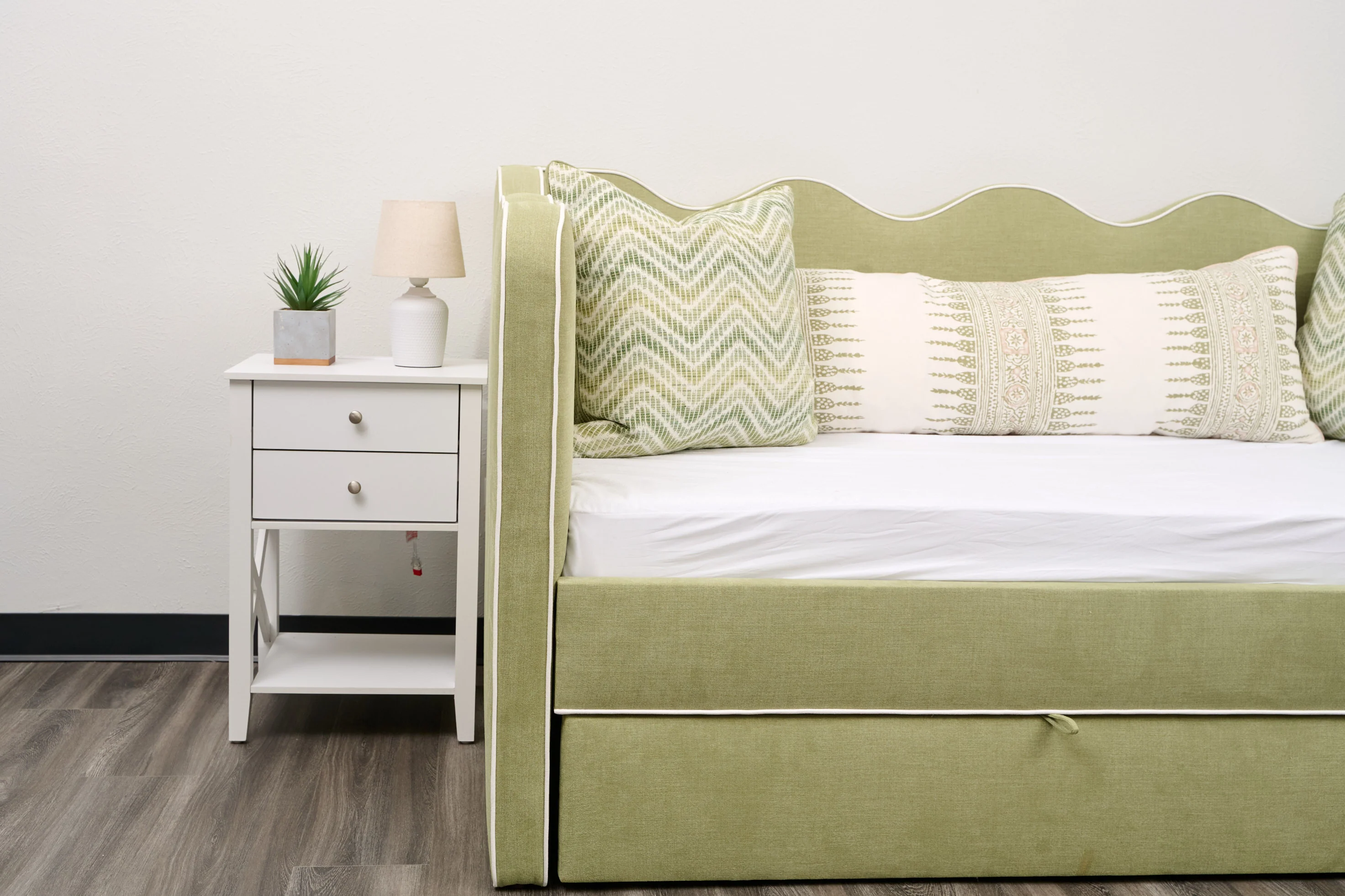 Twin Trundle Daybed - Scalloped - Pistachio Green Woven Fabric with White Trim - Image 6